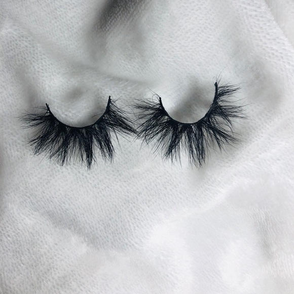3D mink lashes - Picture 2 of 3